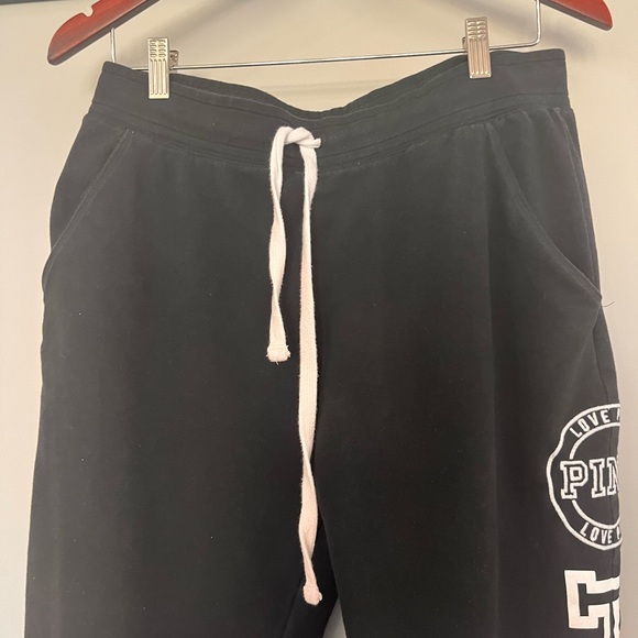 VS pink joggers - Picture 2 of 8